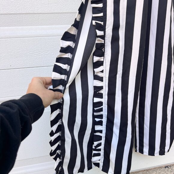 NWT- Boohoo Black and White Striped Ruffle Slit Leg Jumpsuit - Picture 5 of 9